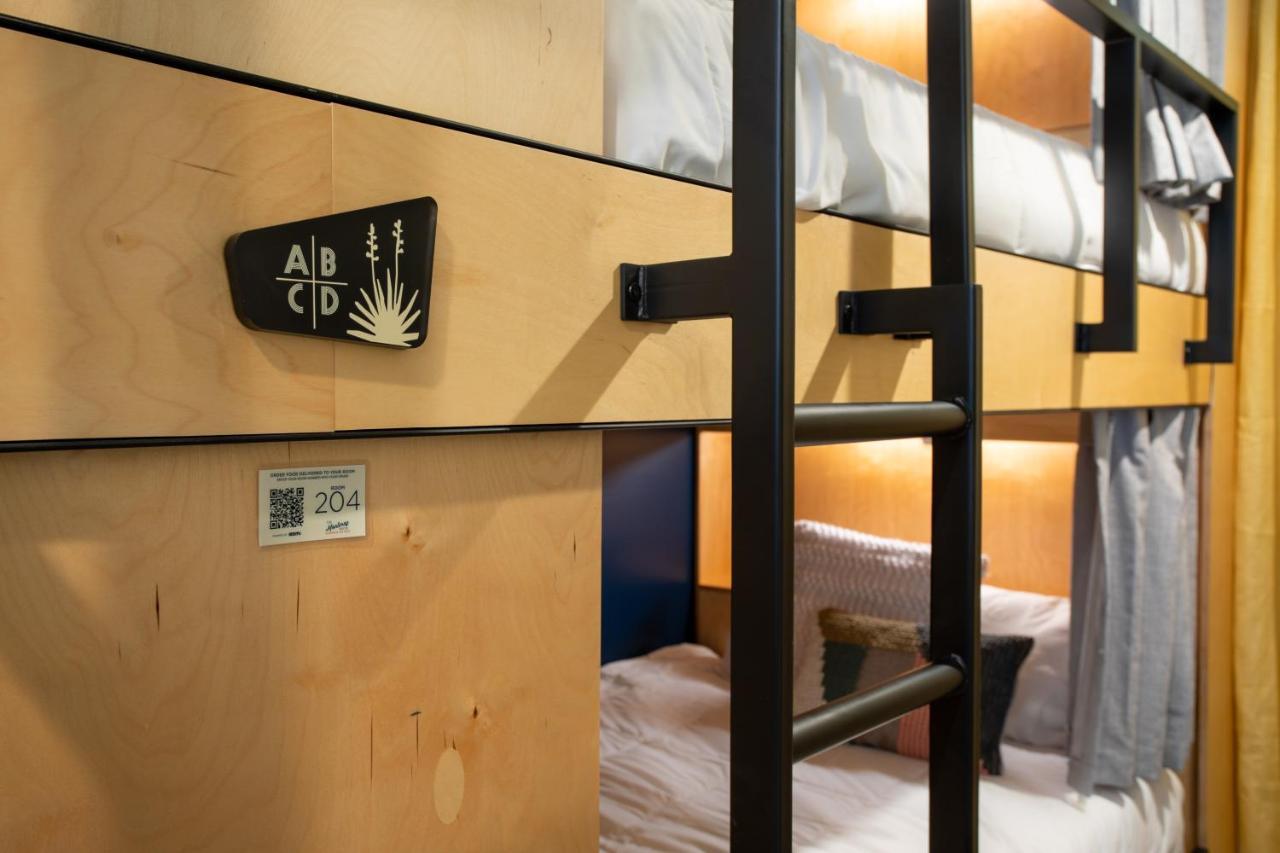 Family/Group Room, 1 Queen Bed and 4 Twin Bunk Beds,1155369789:JPEG