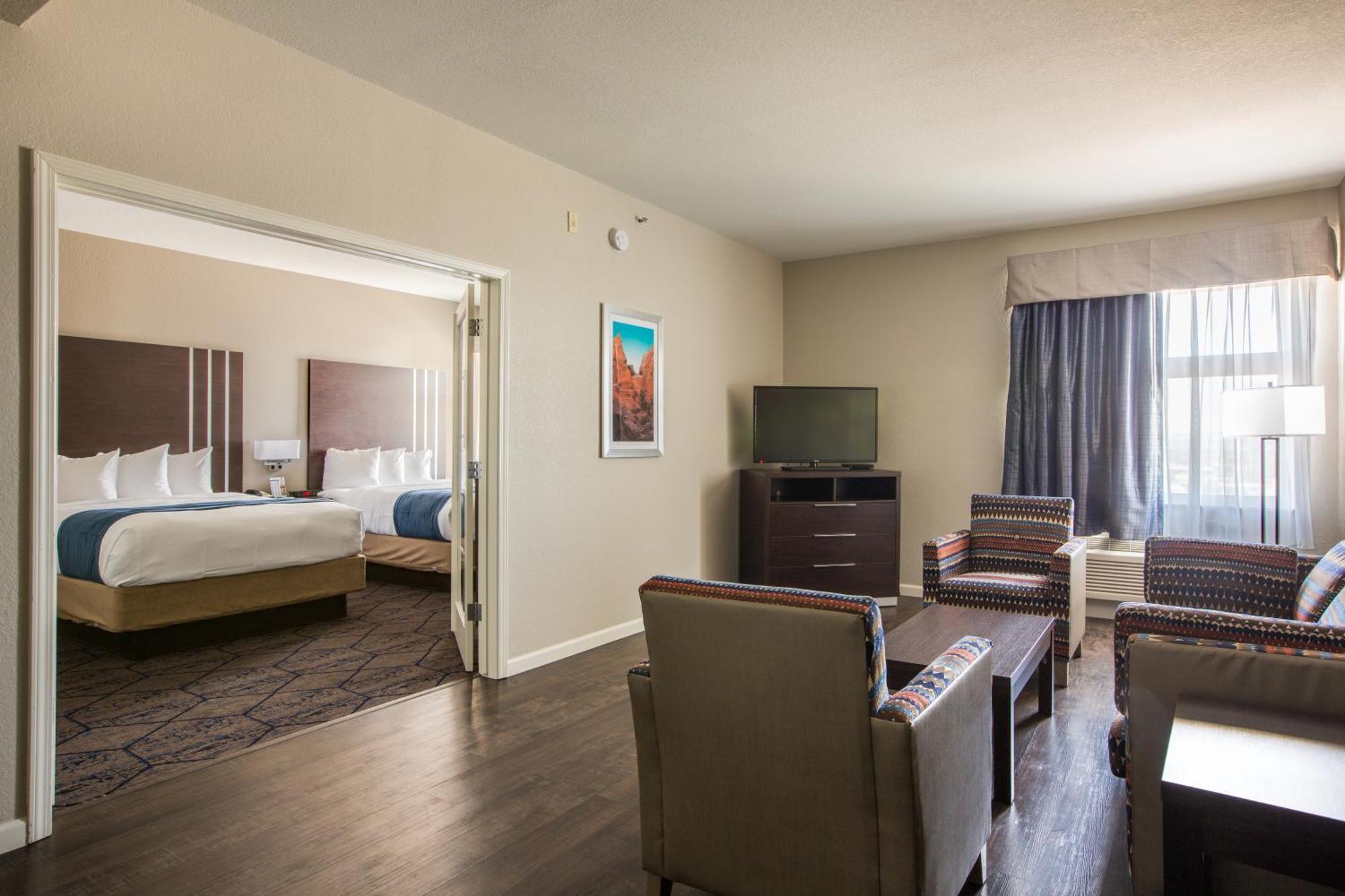 Studio Suite Two Queen Beds Non-Smoking