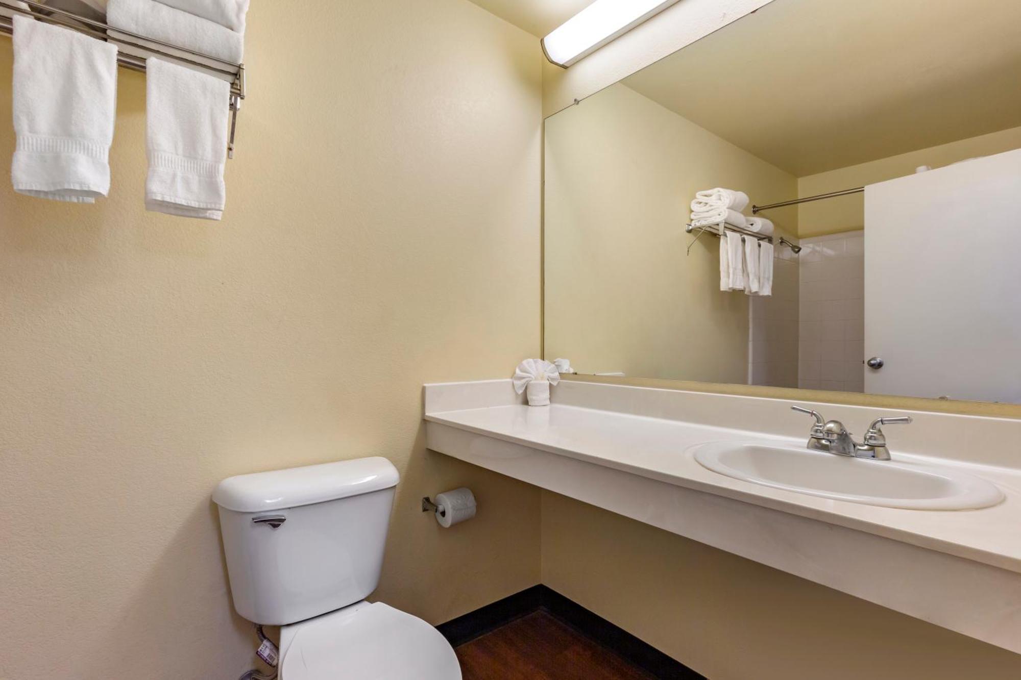 Efficiency King Studio Accessible or Non-Smoking