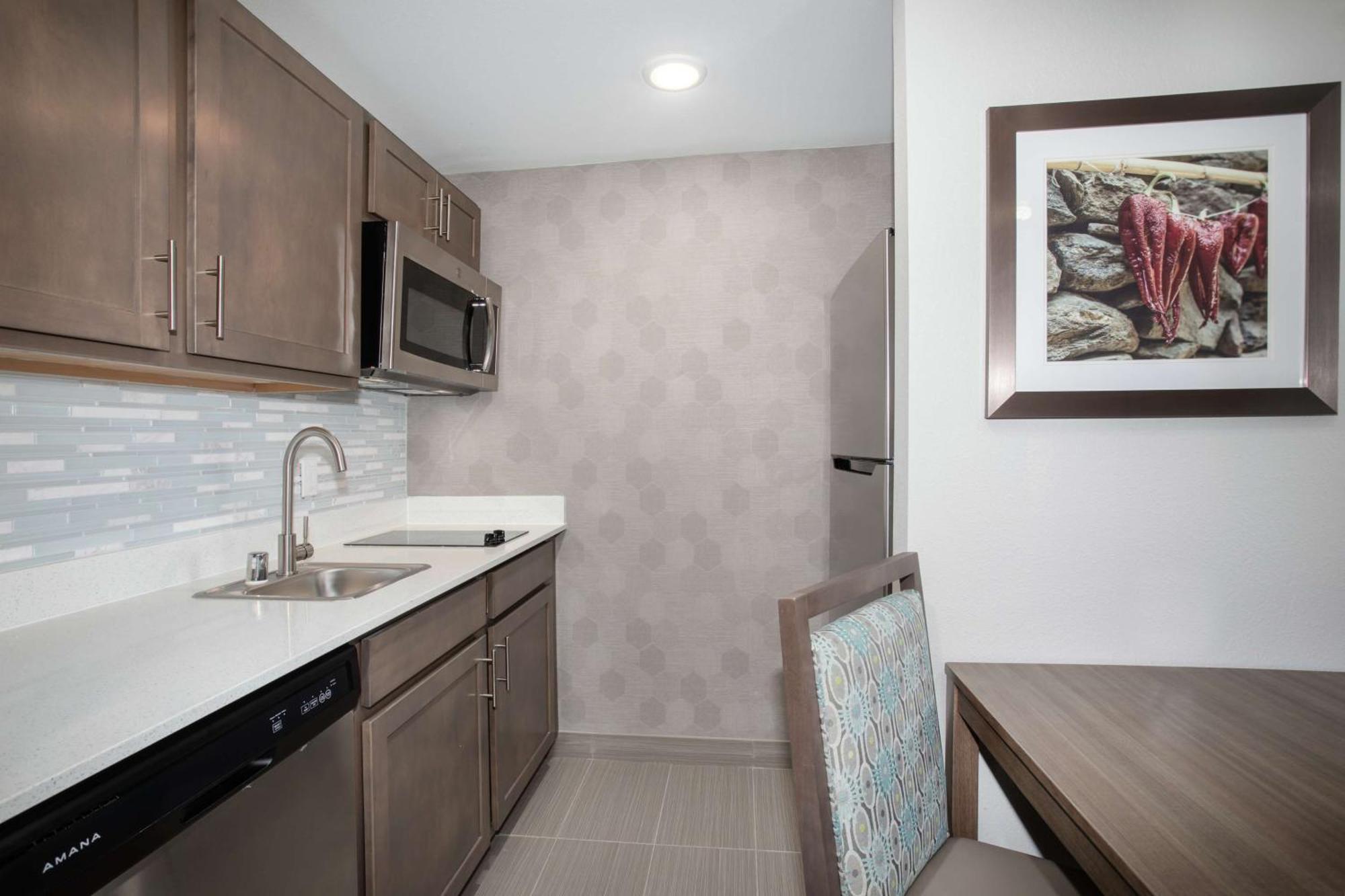 One-Bedroom Queen Suite Two Queen Beds Non-Smoking