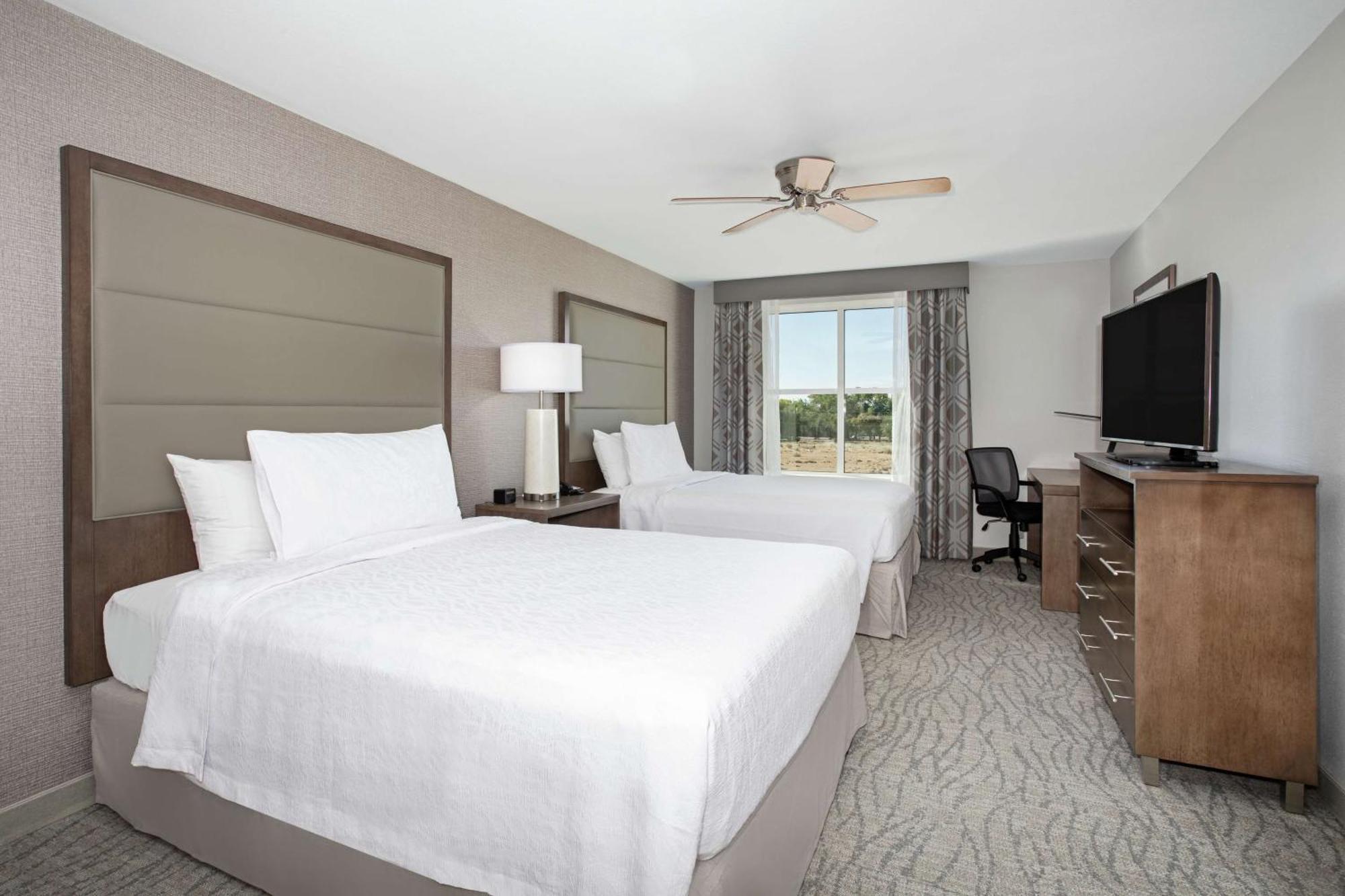 One-Bedroom Queen Suite Two Queen Beds Non-Smoking