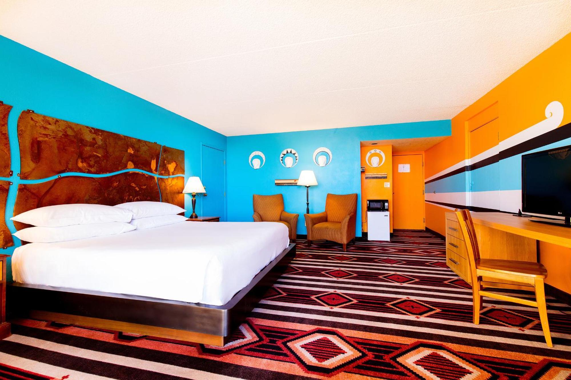 Suite,1656178392:JPEG