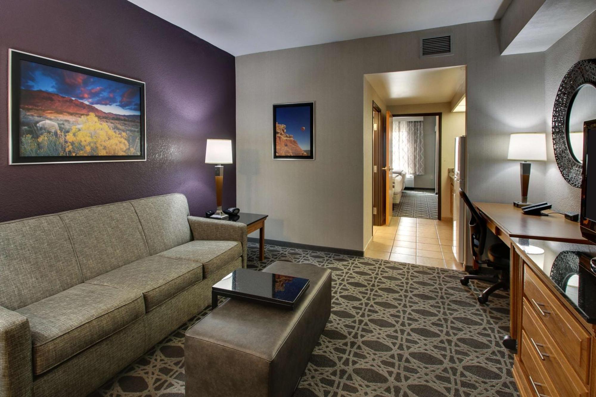 Queen Suite 2 Queen Beds Sofa Bed