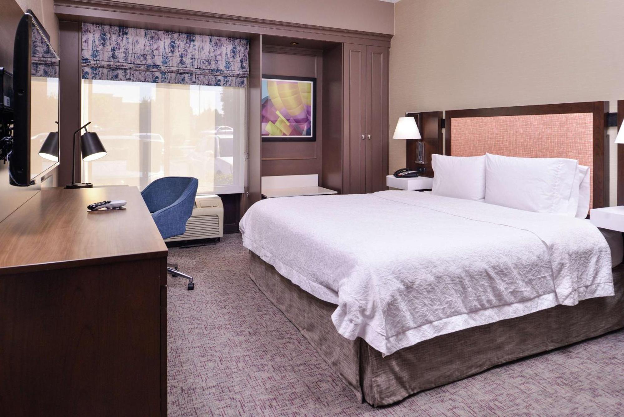 King Room Roll Shower Mobility Access or Non-Smoking