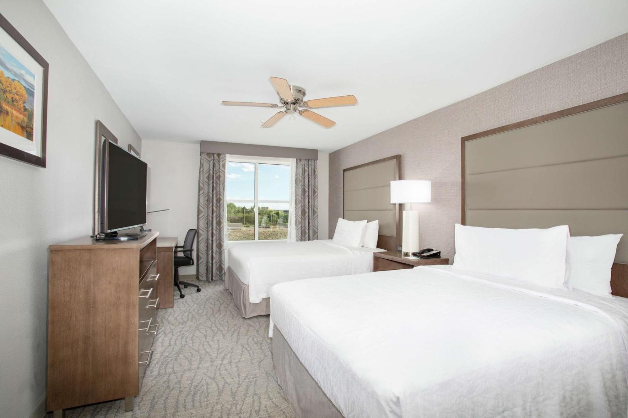 One-Bedroom Queen Suite Two Queen Beds Non-Smoking