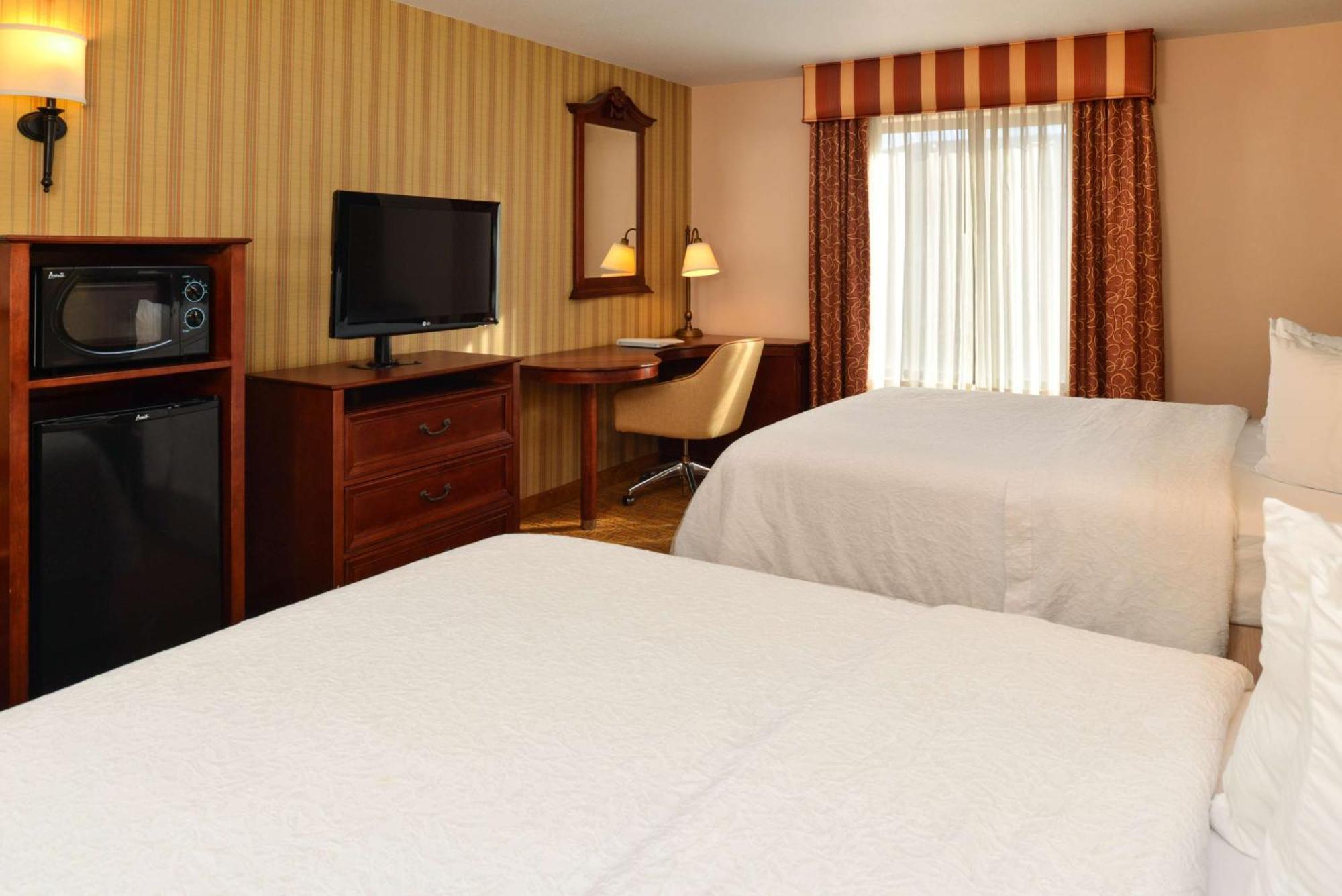 Room with Two Queen Beds - Non-Smoking,1552320958:JPEG