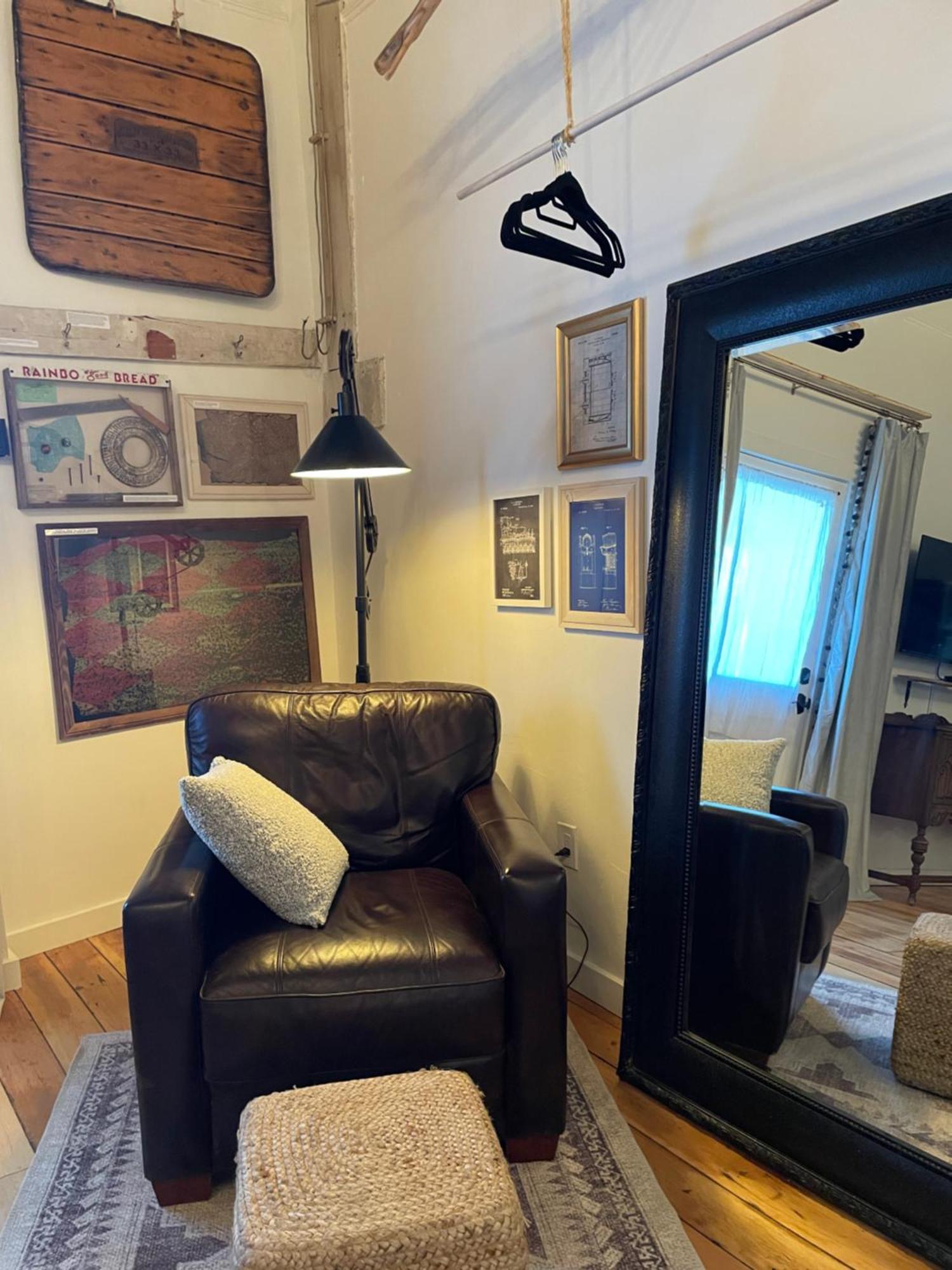 Deluxe Queen Studio