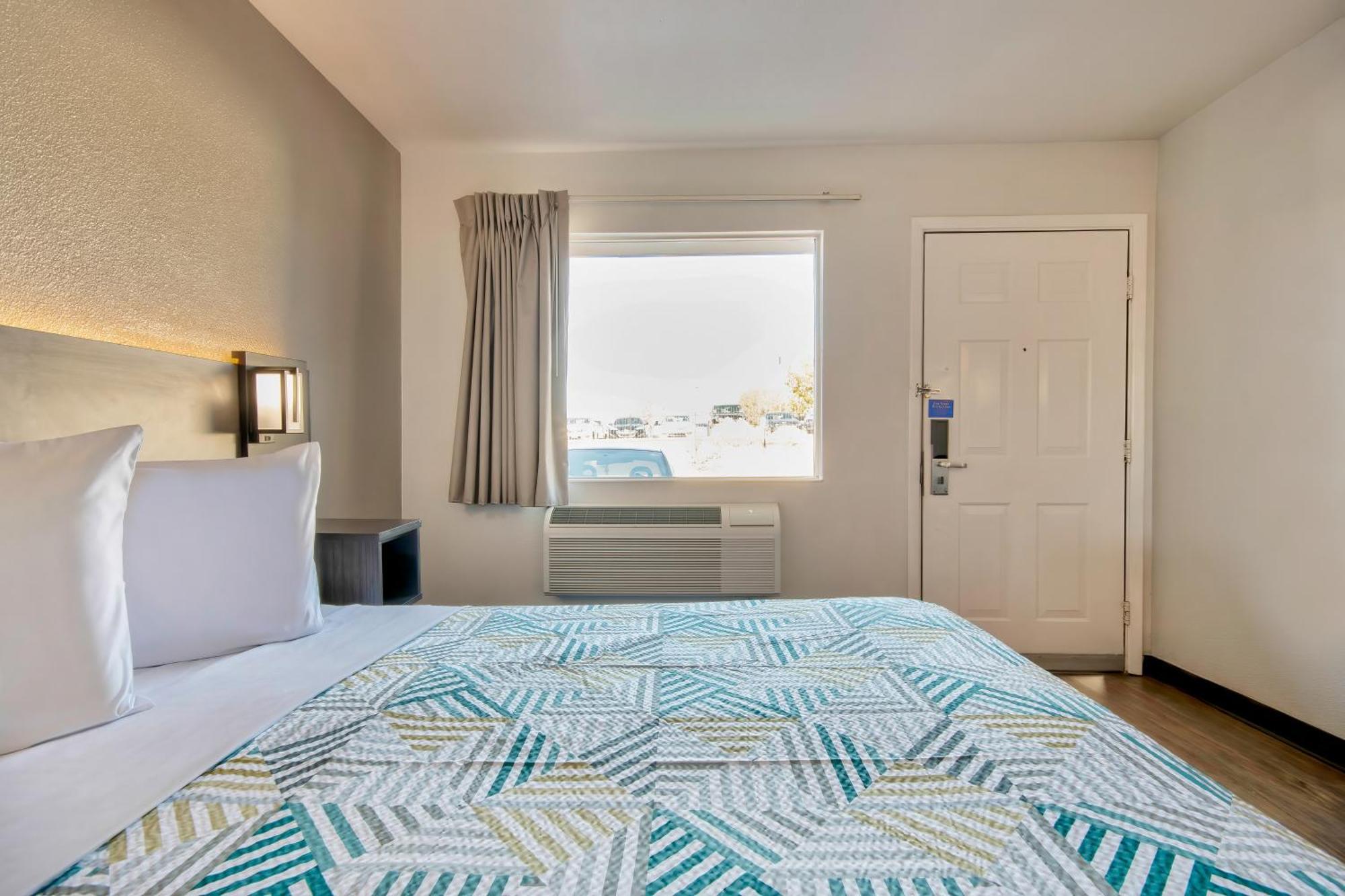 Double Room - Disability Access - Roll In Shower