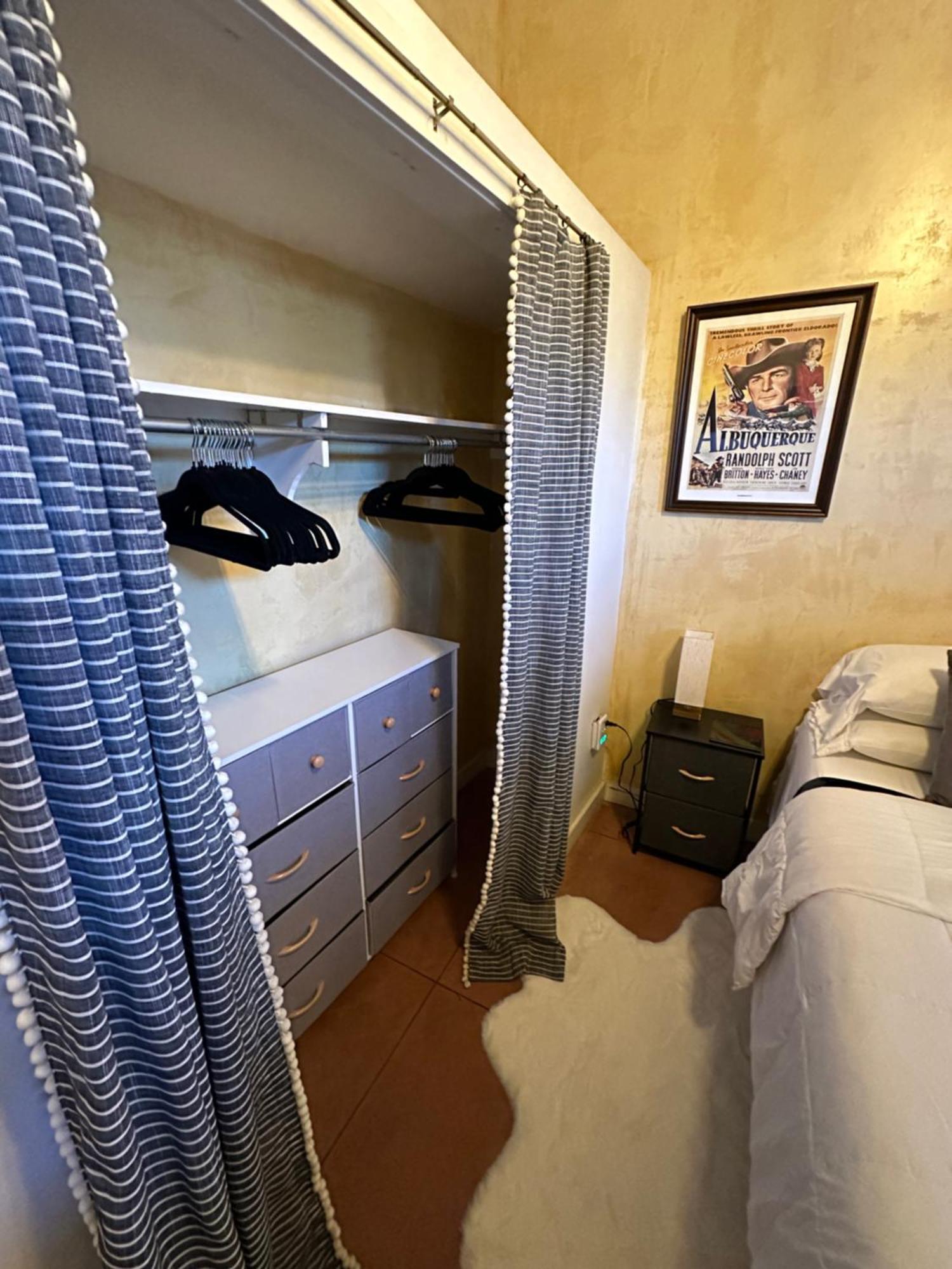 Deluxe Queen Suite