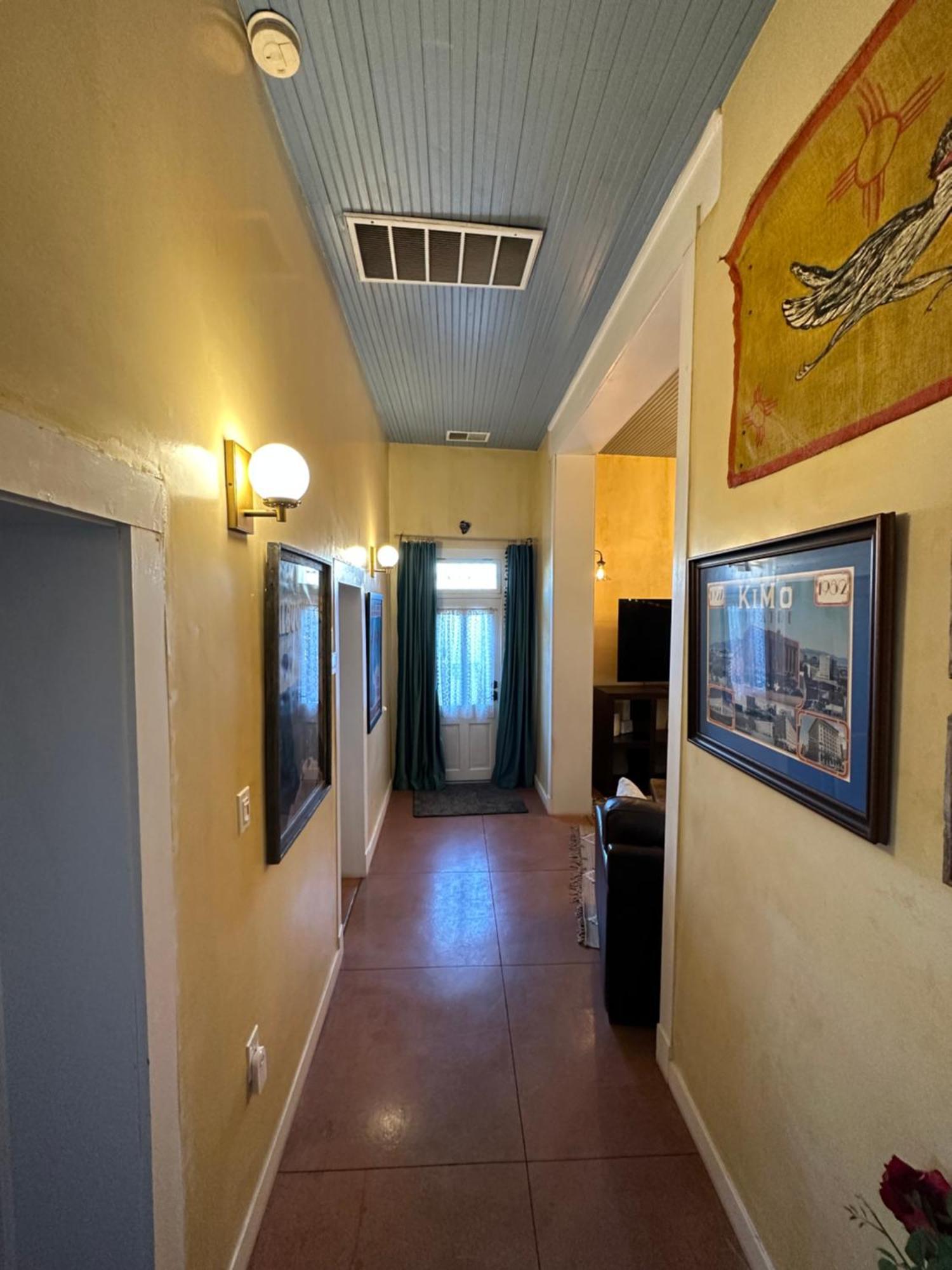 Deluxe Queen Suite