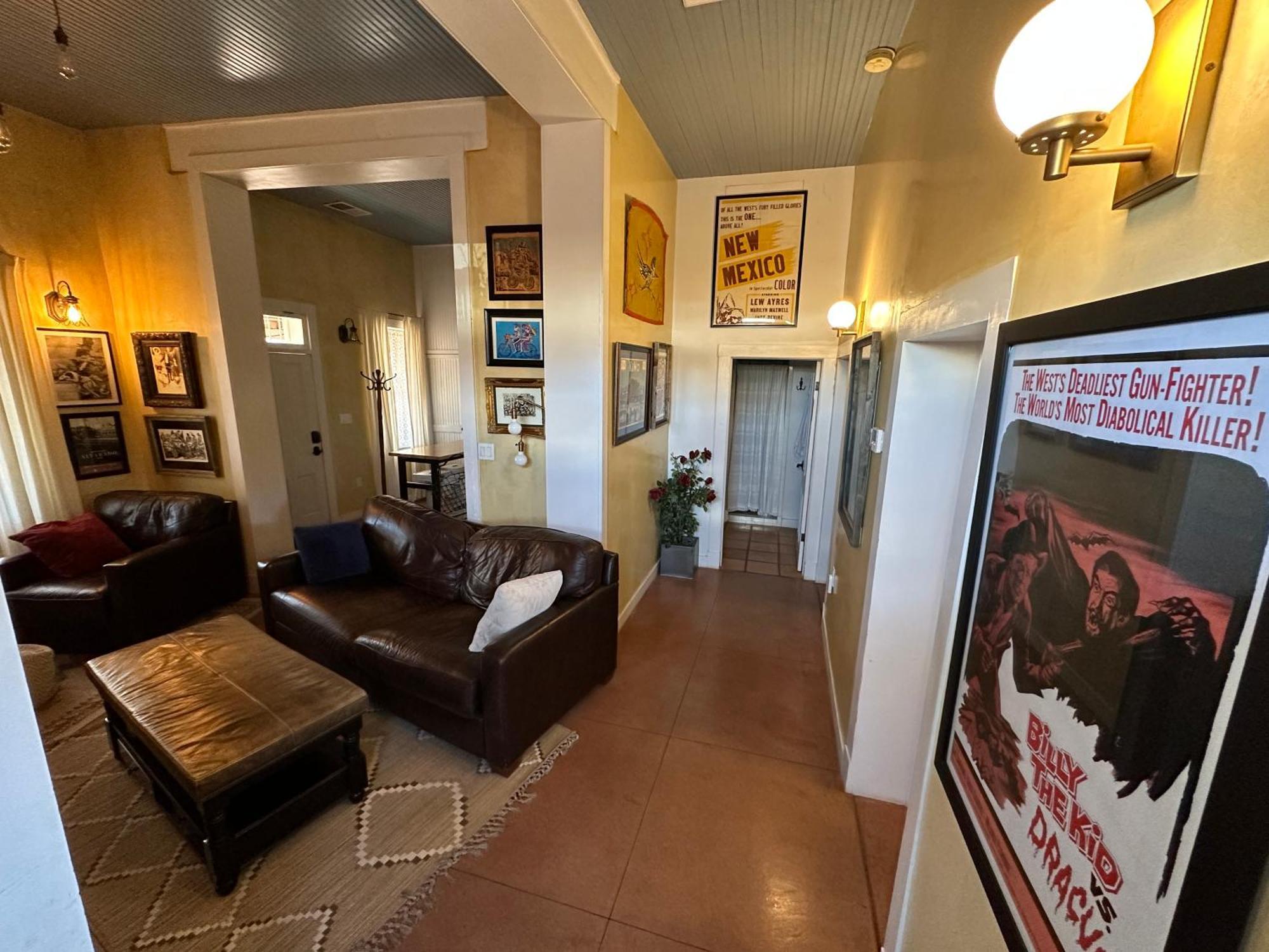 Deluxe Queen Suite