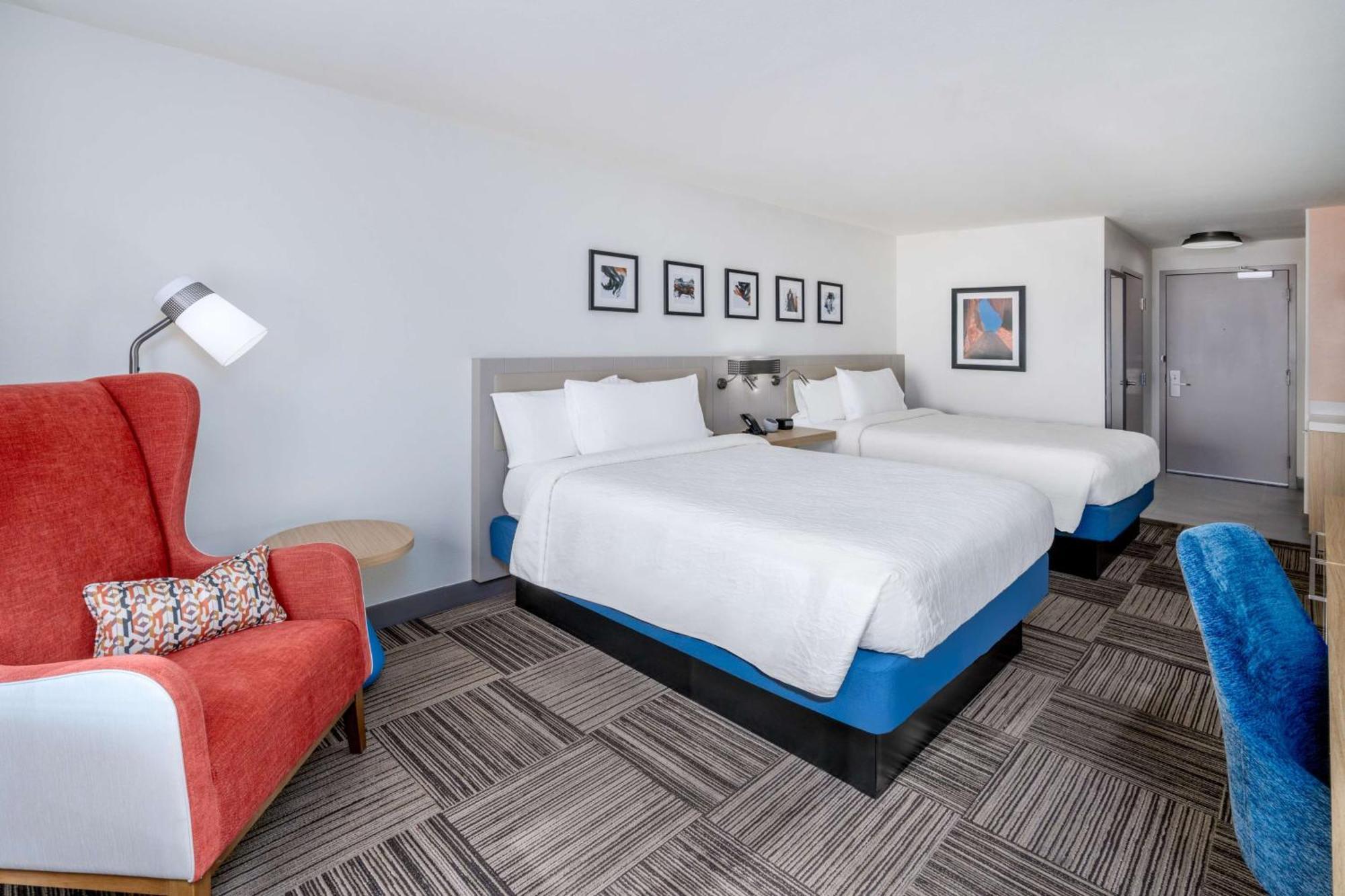 Queen Room Two Queen Beds Hearing Accessible
