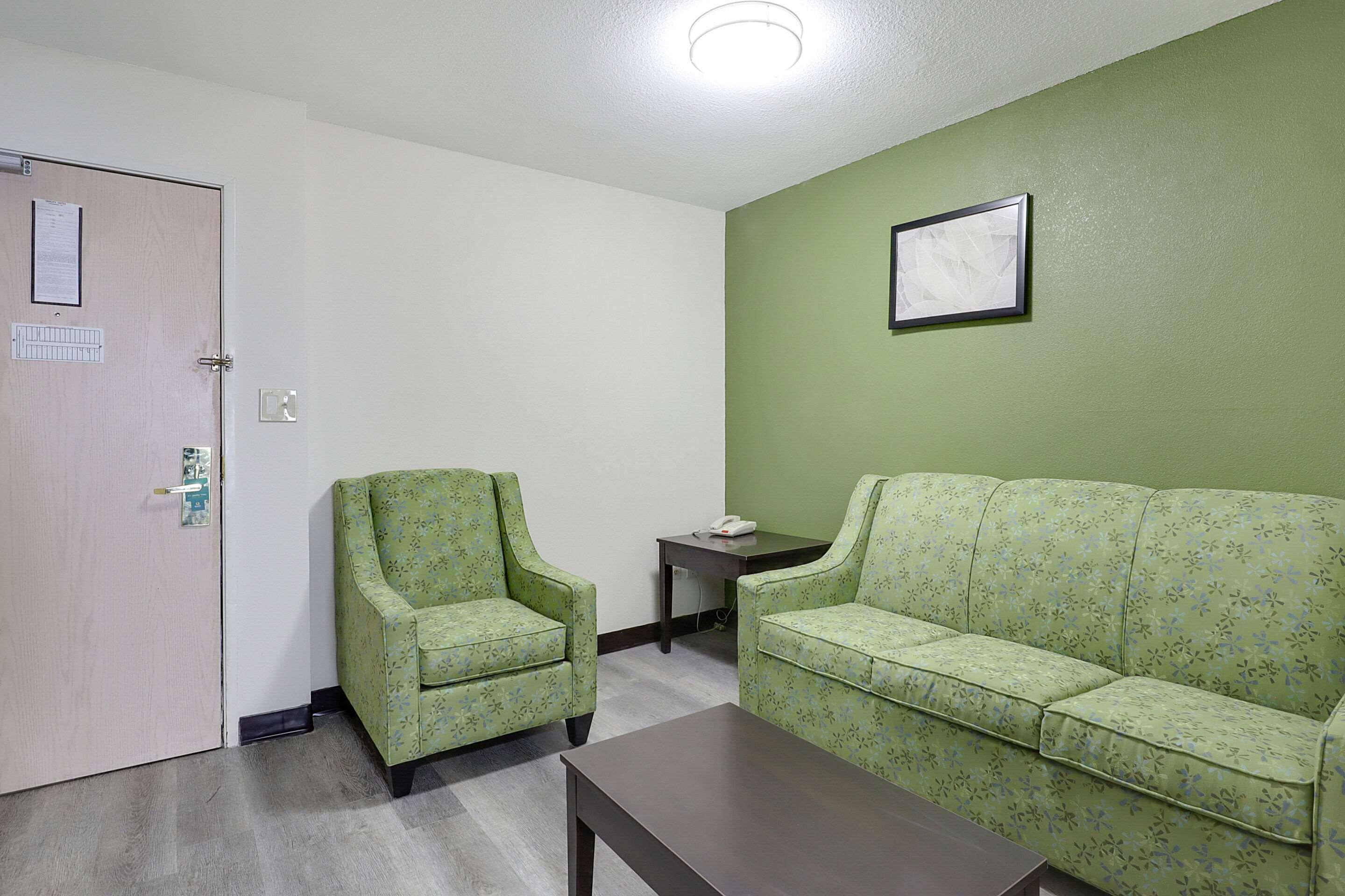 One-Bedroom King Suite
