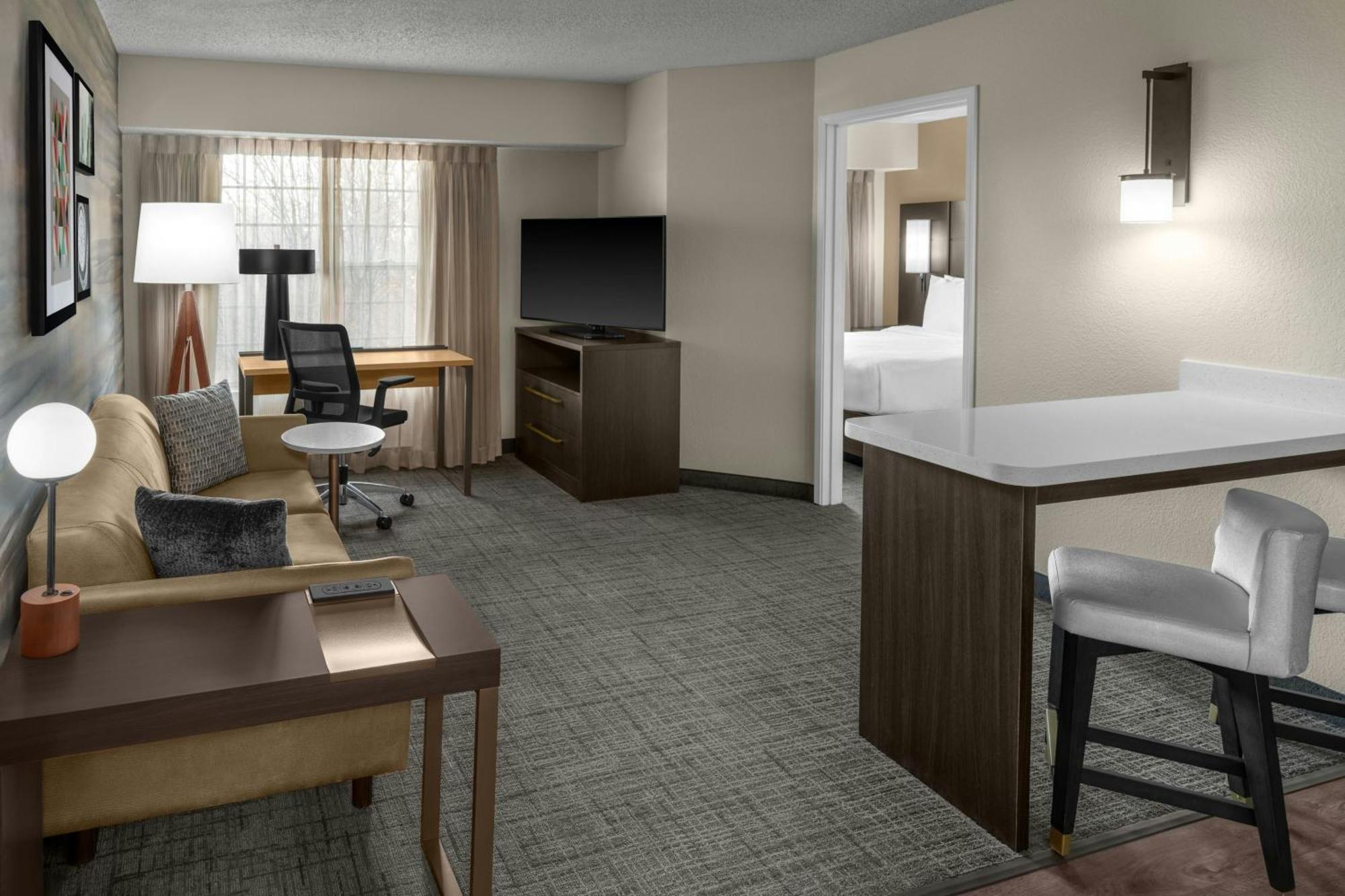 One-Bedroom Queen Suite Sofa Bed