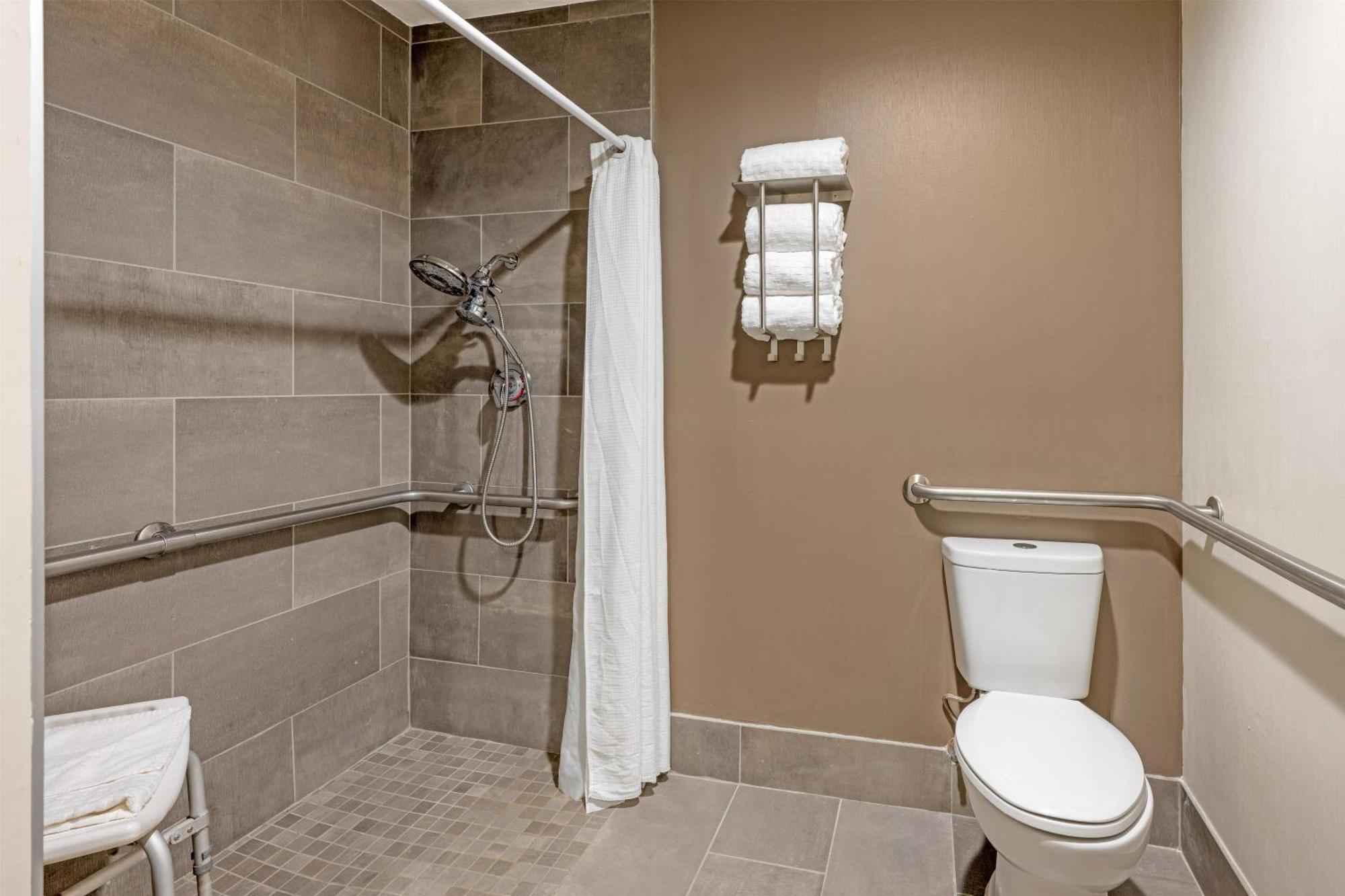 Queen Room Two Queen Beds Roll Shower Disability Access