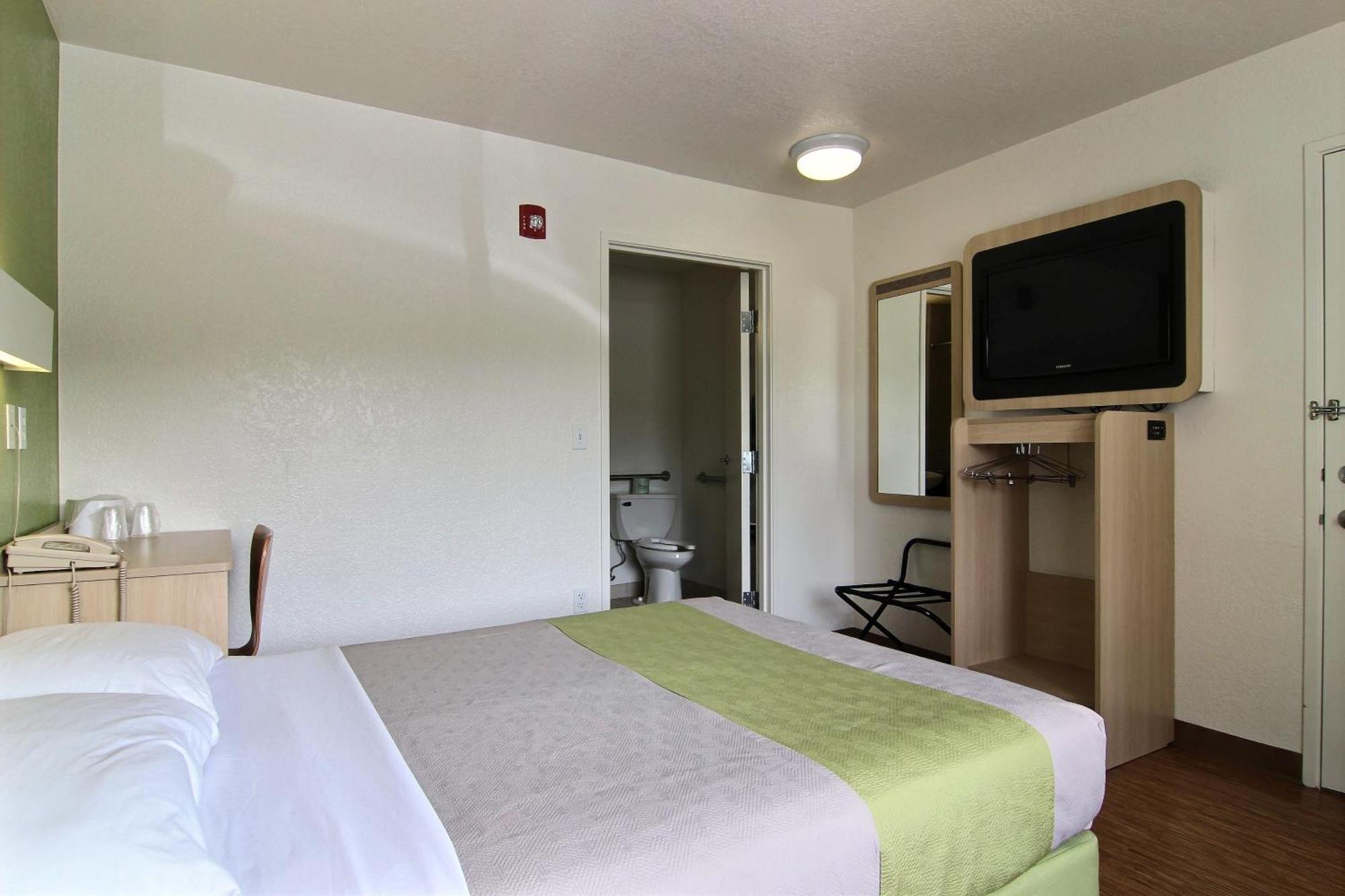 Double Room - Non-Smoking