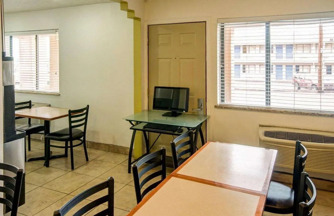 Econo Lodge Albuquerque East-1
