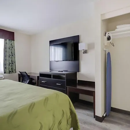 Quality Suites Albuquerque Airport-2