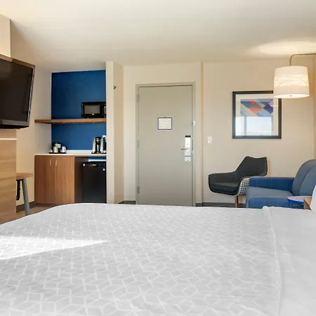 Holiday Inn Express Hotel & Suites Albuquerque Midtown By Ihg-3