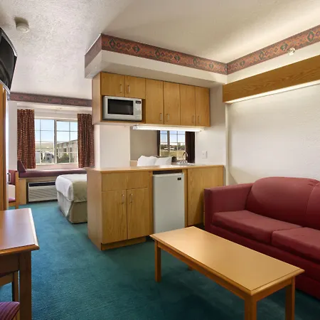 Microtel Inn & Suites By Wyndham Albuquerque West-2