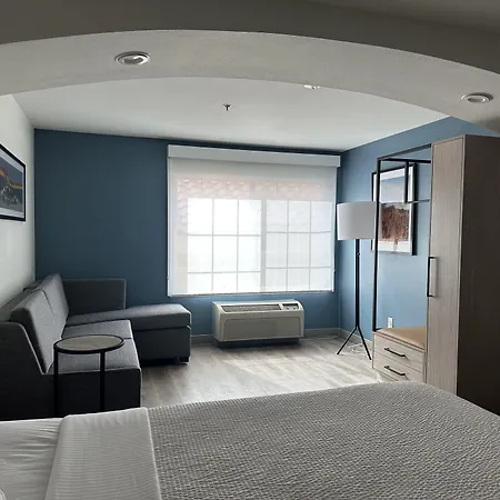 La Quinta Inn & Suites By Wyndham Albuquerque Midtown-2