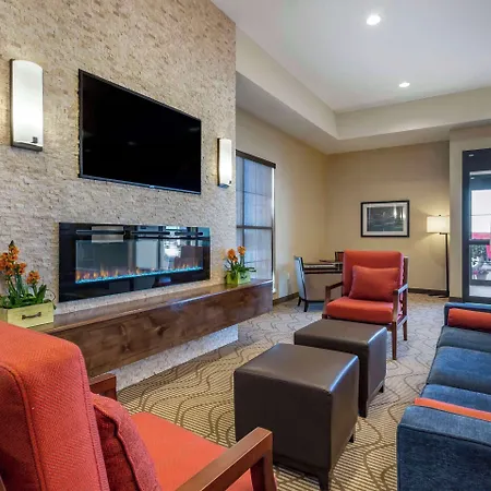 Comfort Suites Albuquerque Airport-3