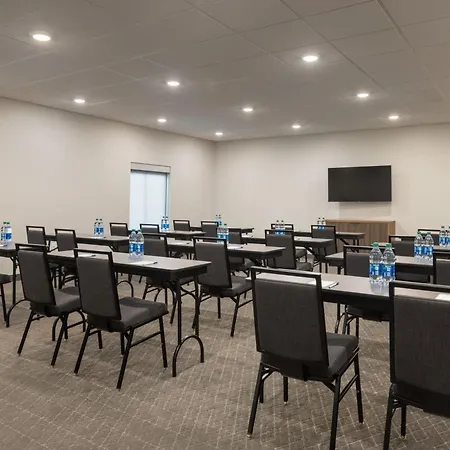 Garner Hotel Albuquerque West By Ihg-2