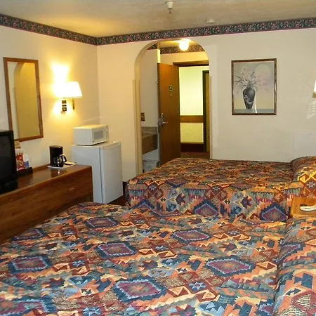Econo Lodge Inn & Suites Albuquerque East I-40 Eubank Exit-3