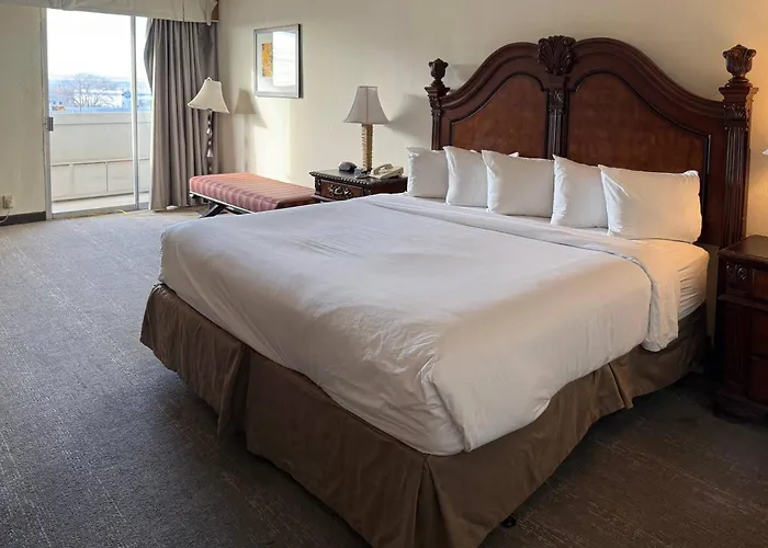 Ramada By Wyndham Albuquerque Midtown Hotel
