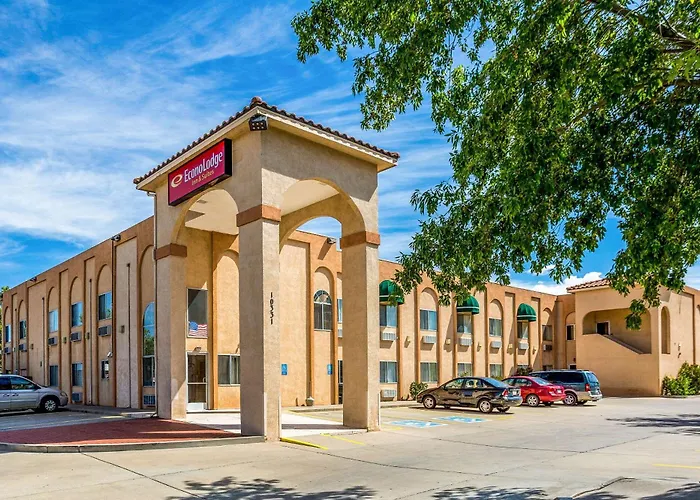 Econo Lodge Inn & Suites Albuquerque East I-40 Eubank Exit